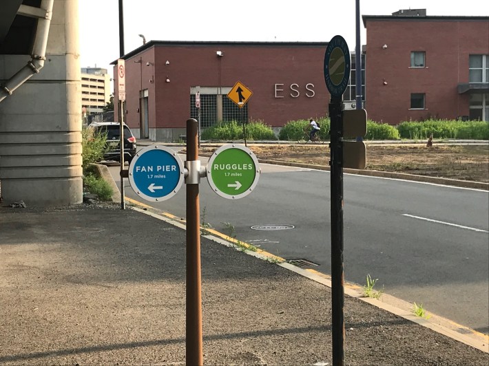 South Bay Harbor Trail wayfinding signage at Albany Street