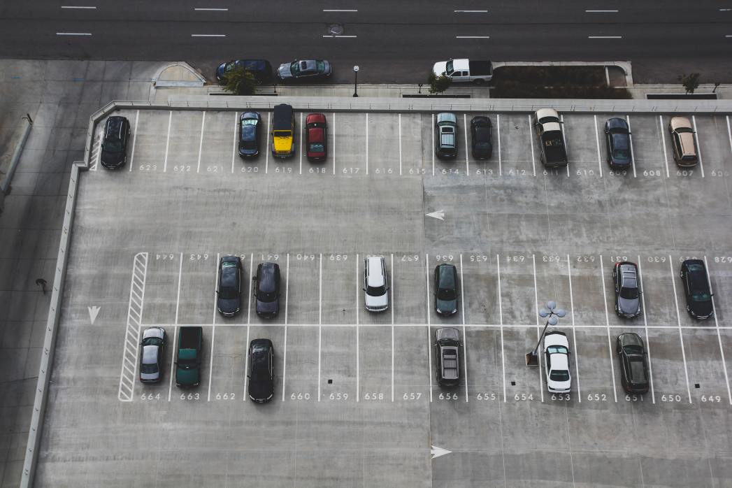 2023年，城市规划师批准了足够的停车位，可以让8000辆车进入波士顿- Streetsblog Massachusetts