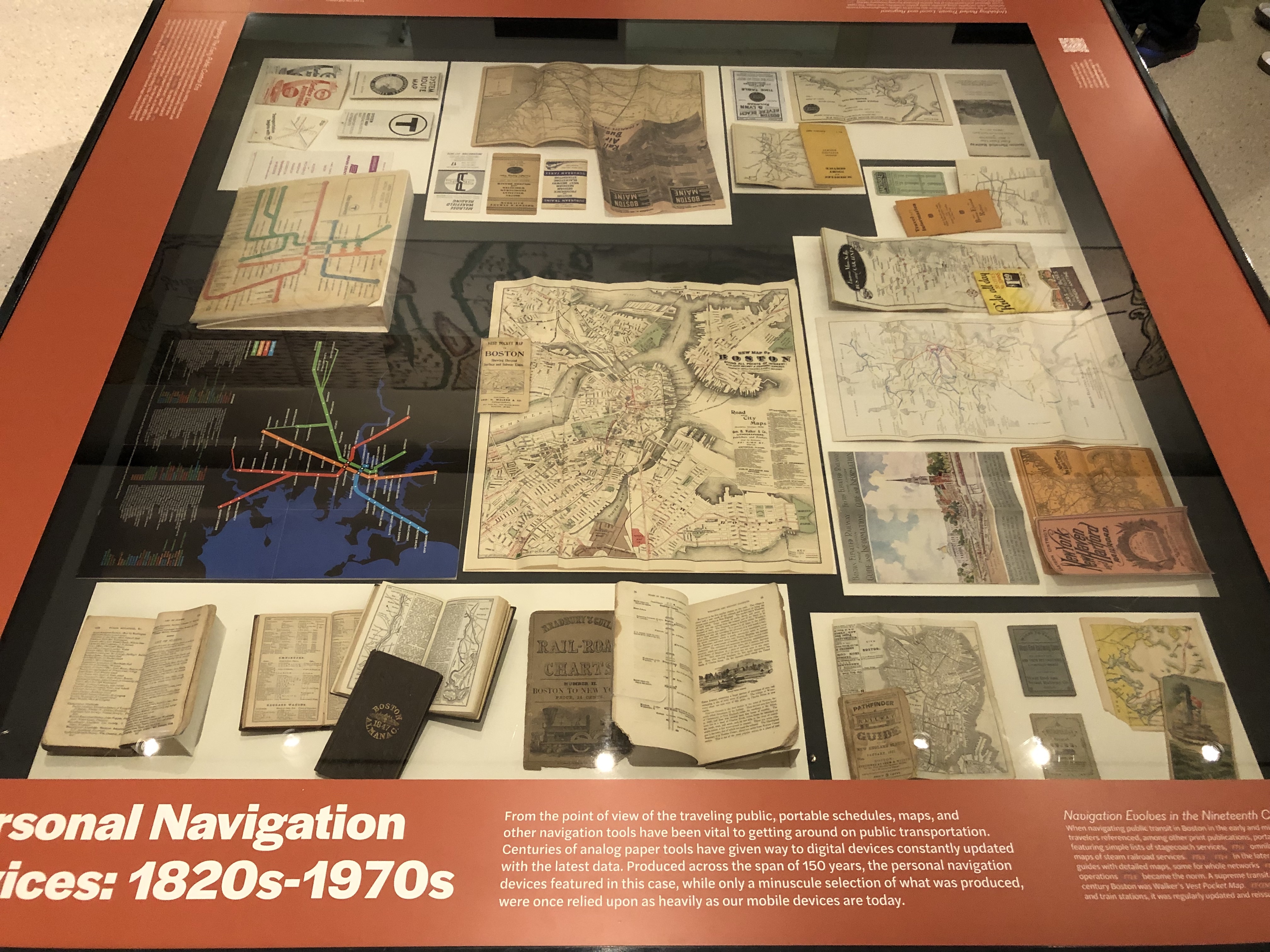 波士顿公共图书馆展示波士顿历史的捷运地图