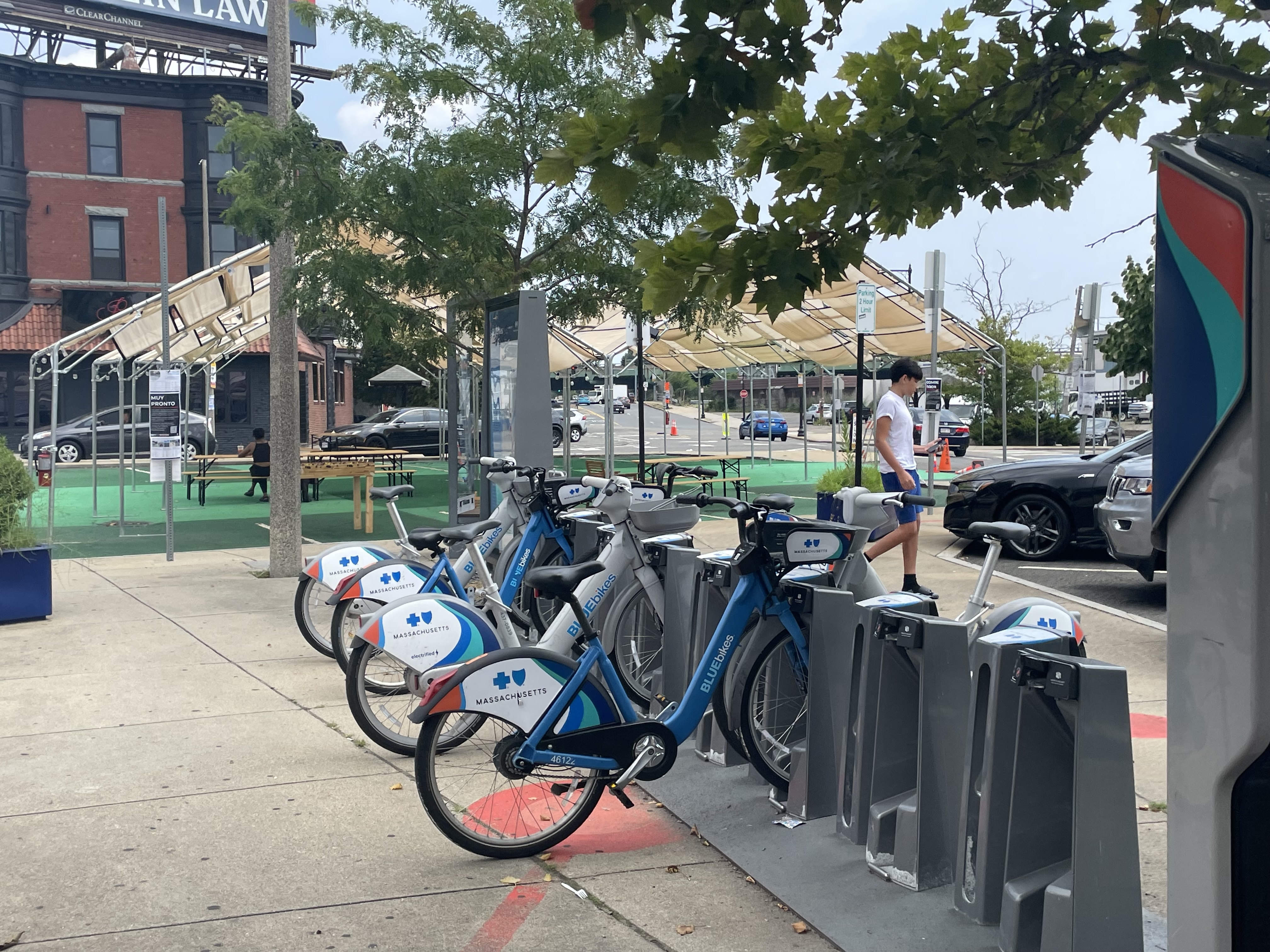 Blue bikes station online